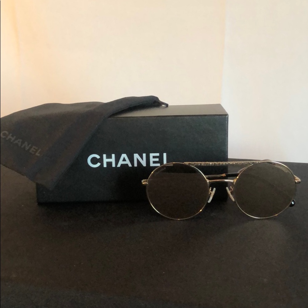CHANEL Sunglasses - Chic Gold